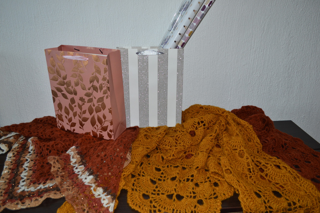Платок крючком шерстяной теплый - красивый женский подарок - фото 8 - id-p113215212