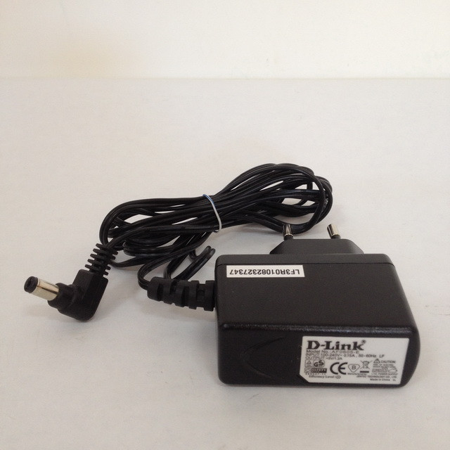 Адаптер питания D-Link AF0605-E Input 100-240V 0,15A Output 5,0V 1,2A - фото 1 - id-p113806696