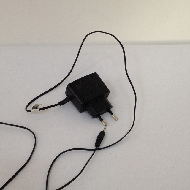 Адаптер питания NOKIA INPUT 220V OUTPUT 5V 350mA