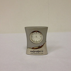 Часы кварцевые настольные Kaspersky K002