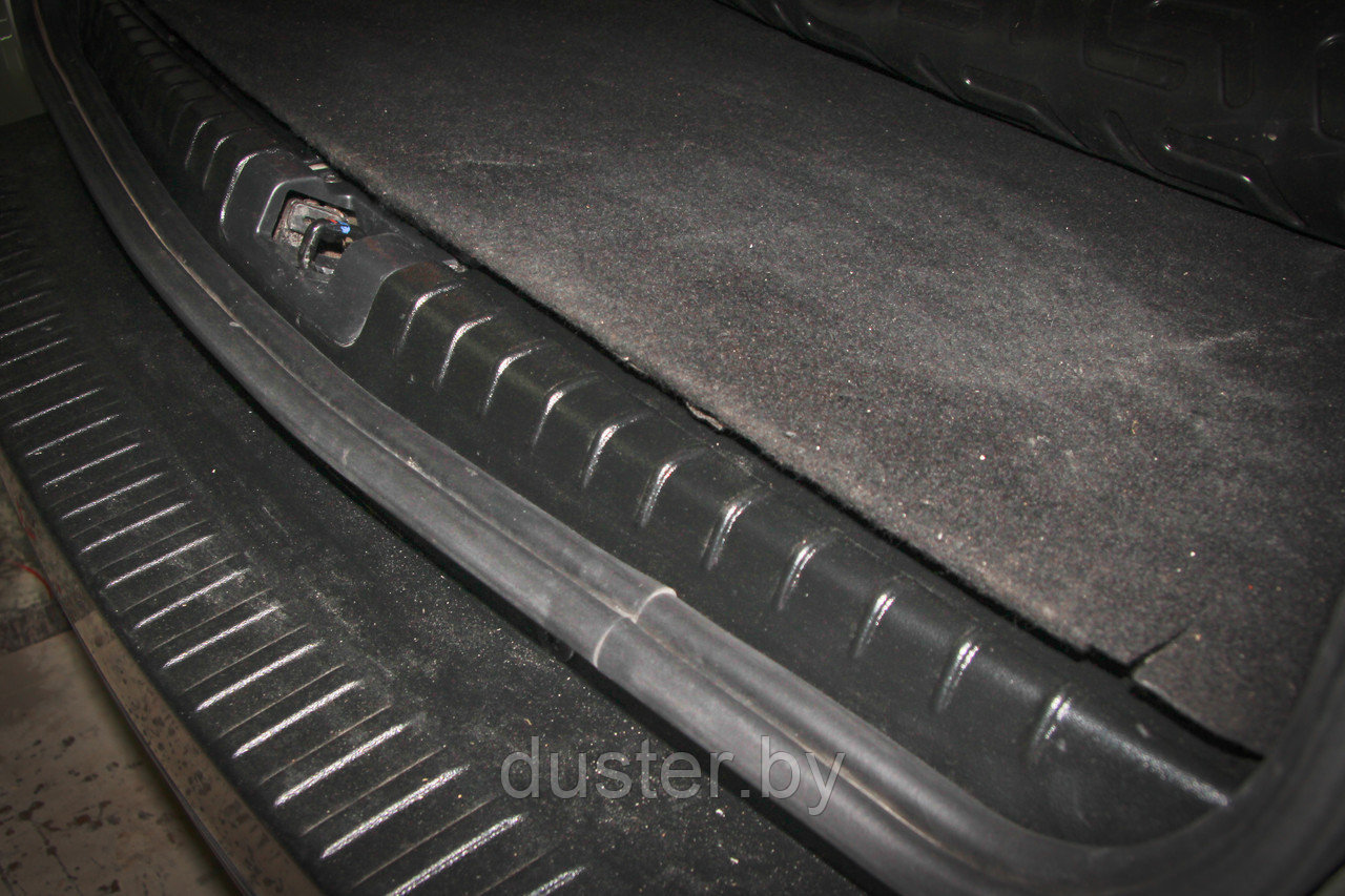 Накладка на порожек багажника Renault Duster 2010-, 2015- АртФорм