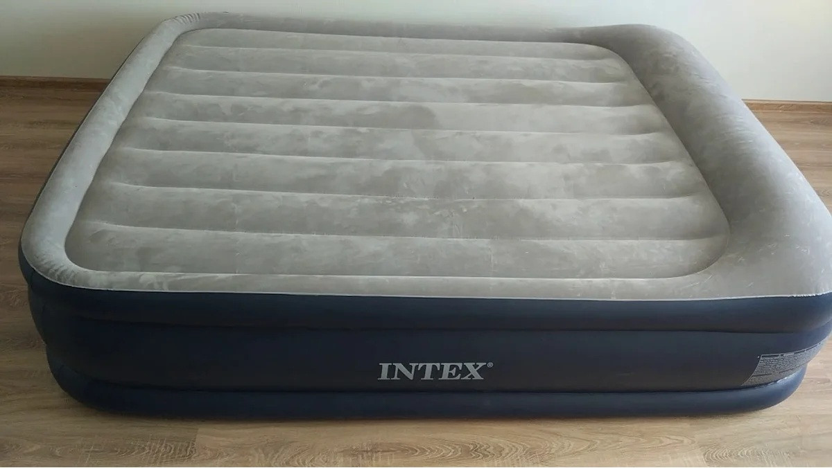 Надувная кровать Intex 152x203x42 Deluxe Pillow Rest Reised Bed, встроенный насос 220V, арт. 64136 - фото 5 - id-p74332635