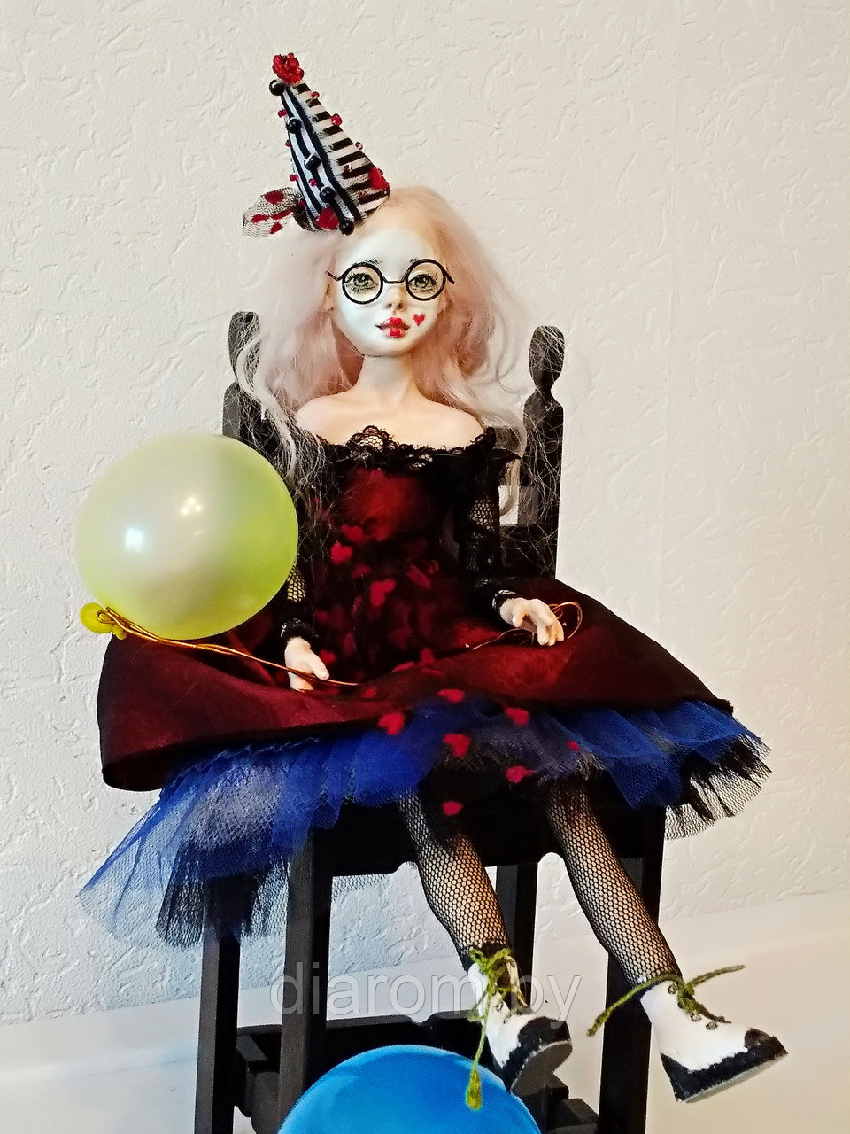 Коллекционная кукла Эмили