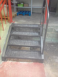 Металлическая лестница с ограждением, фото 4