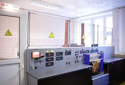 ЛЭИС-100К лаборатория для испытания защитных средств и электрооборудования