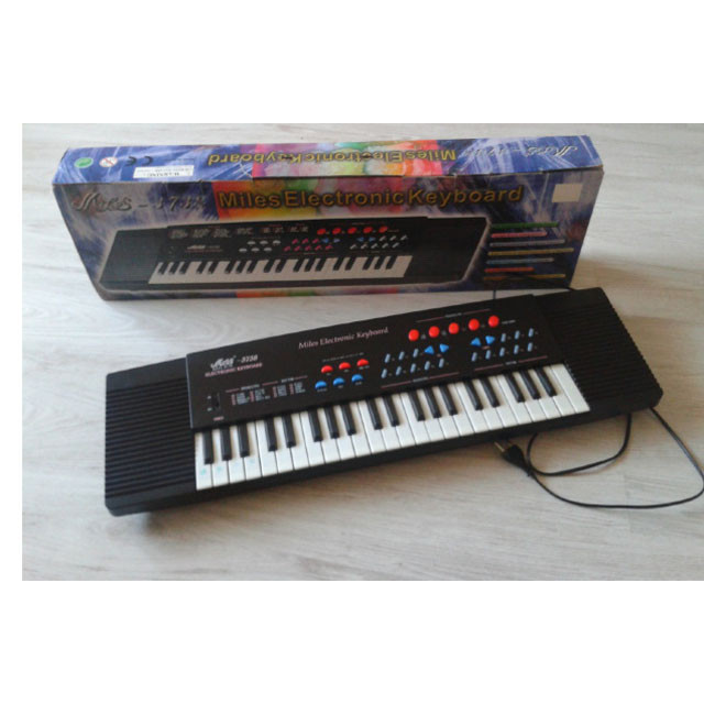 Детский синтезатор с микрофоном Miles 3738 Electronic Keyboard - фото 4 - id-p114772724