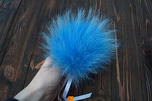 Помпон из натурального меха енота цвет:голубой
