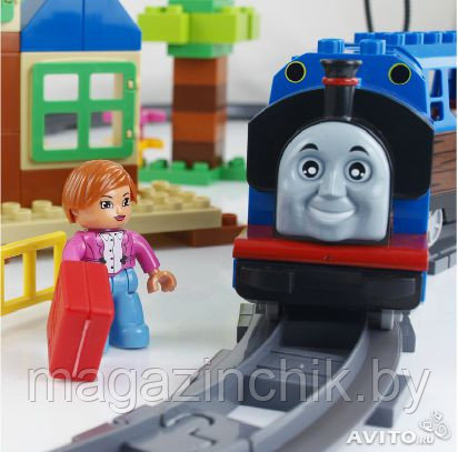 Паровозик Томас и его друзья железная дорога конструктор 103 дет, аналог Лего дупло, на батарейках, со звуком - фото 2 - id-p48047436