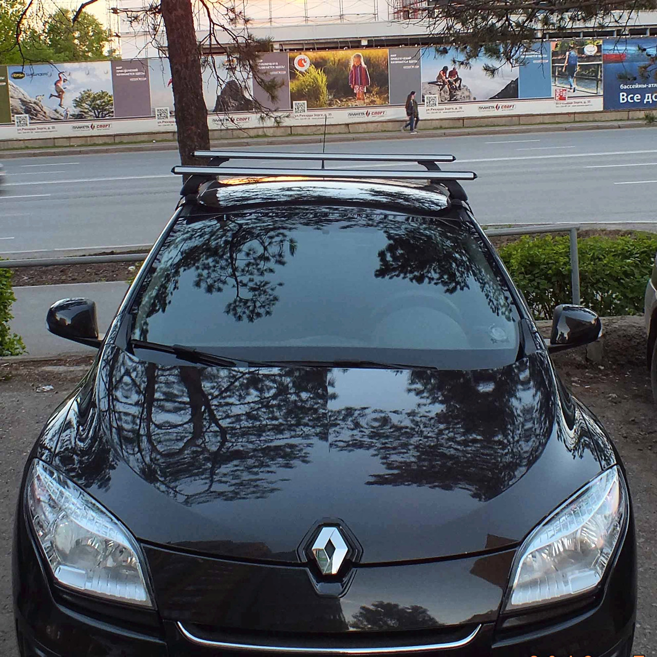 Багажник LUX для Renault Megane 3  2008-... аэродуги