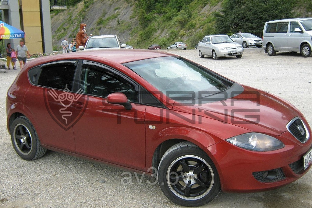 Ветровики Seat Leon хэтчбек 2005/ Сеат Леон (Cobra Tuning)