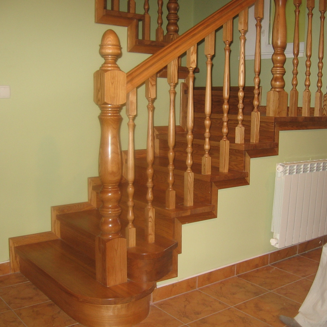 Лестницы деревянные для дома - фото 1 - id-p4568901