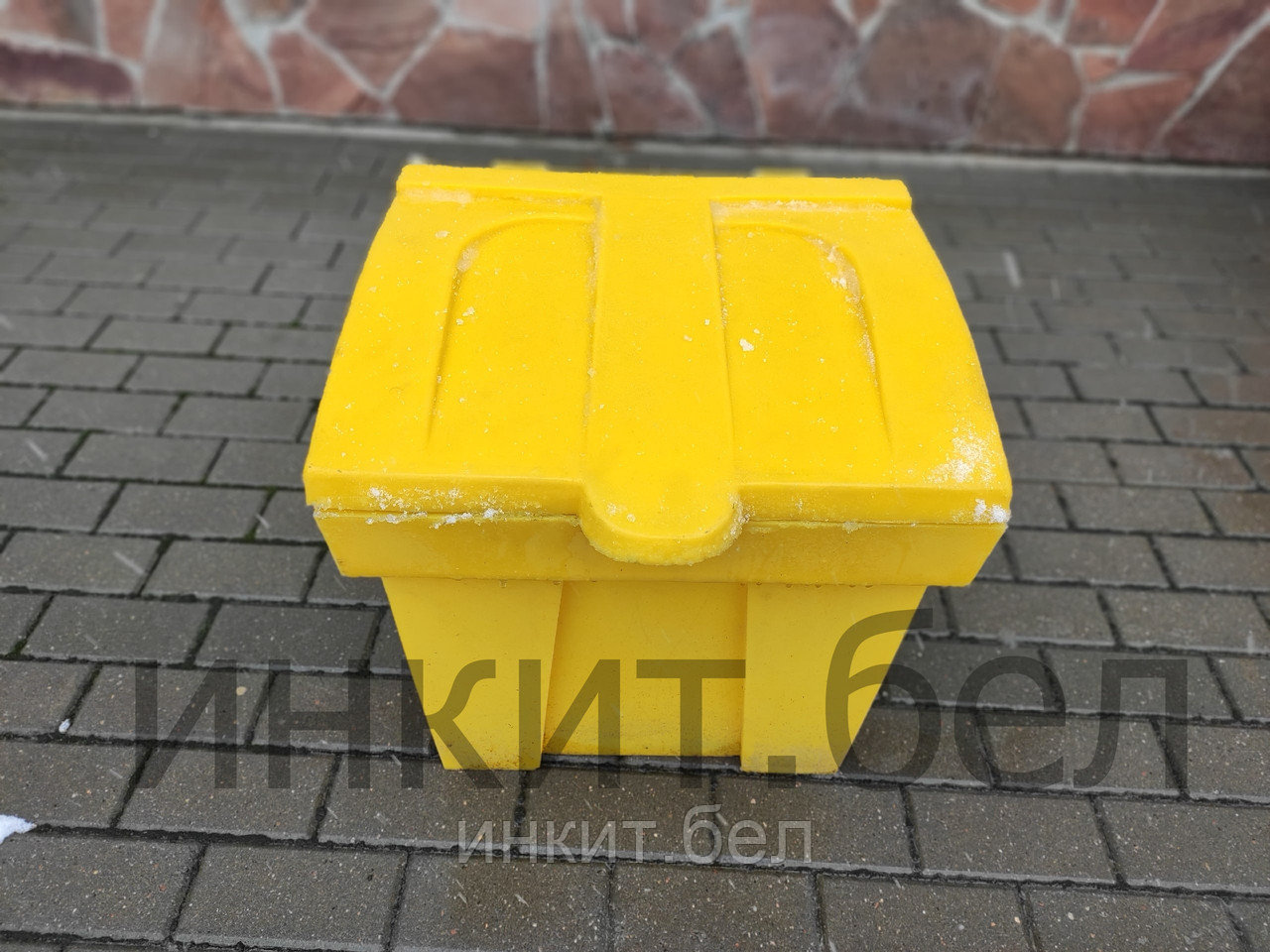 Пластиковый ящик для песка  и соли 150 л. желтый.  Цена с НДС