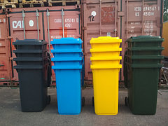 Пластиковый мусорный контейнер на 240 литров