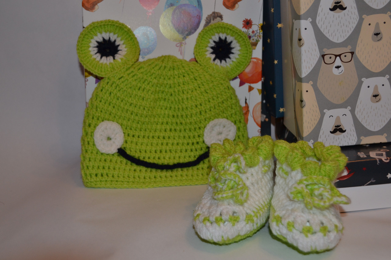 Комплект для новорождённых : пинетки и шапка ручной работы - фото 5 - id-p116665098