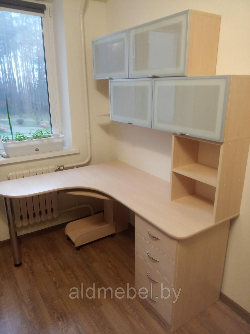 Стол компьютерный 25