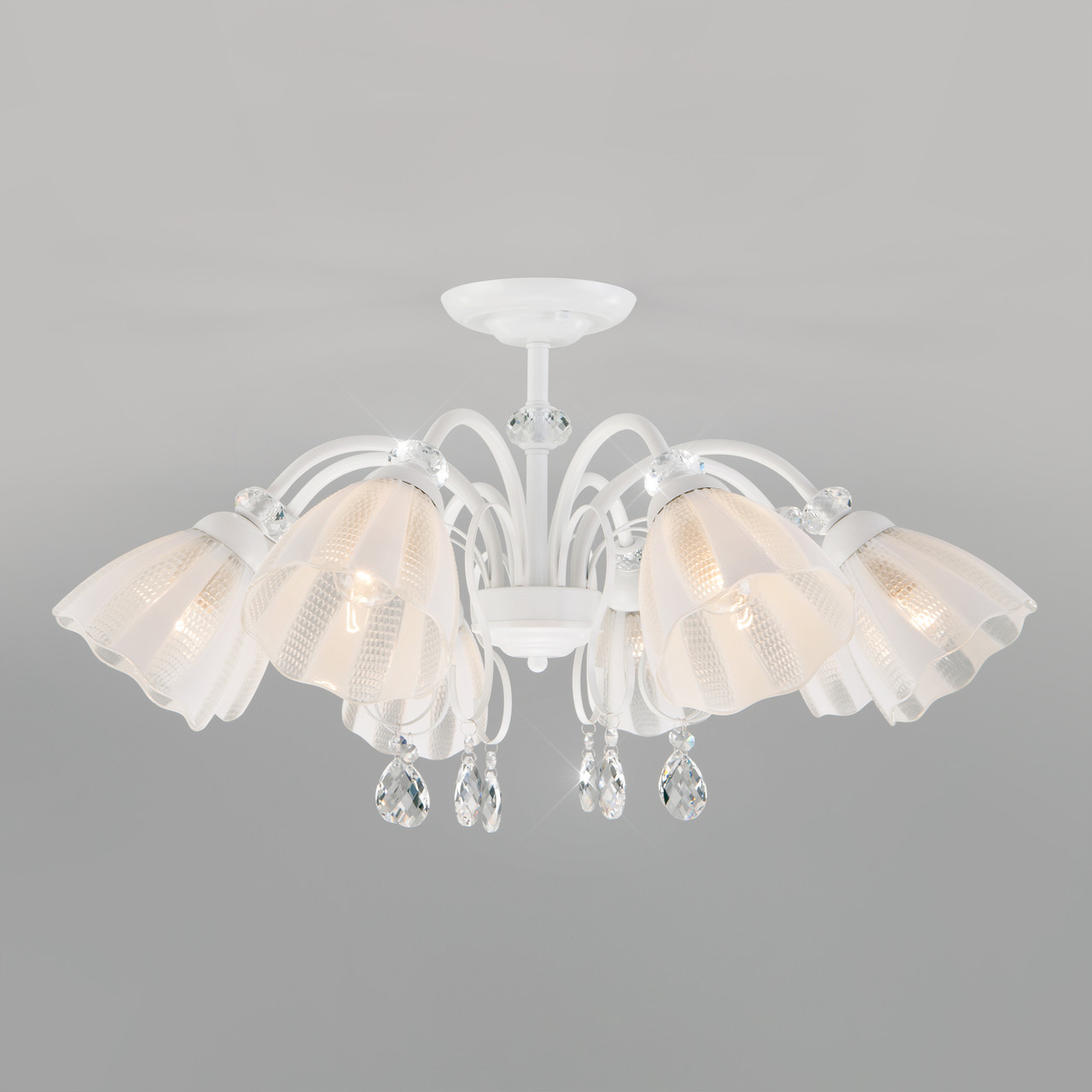Потолочная люстра со стеклянными плафонами 30155/8 белый Floranse Eurosvet