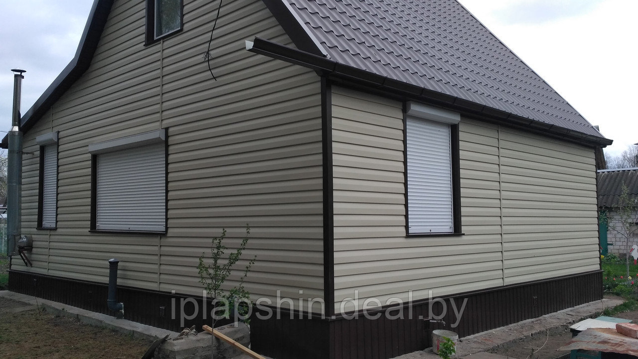 Сайдинг за квадратный метр. Двухэтажный дом обшитый сайдингом. Обшивка сайдингом метр. Дом под сайдингом квадратный. Сайдинг за один квадратный метр.