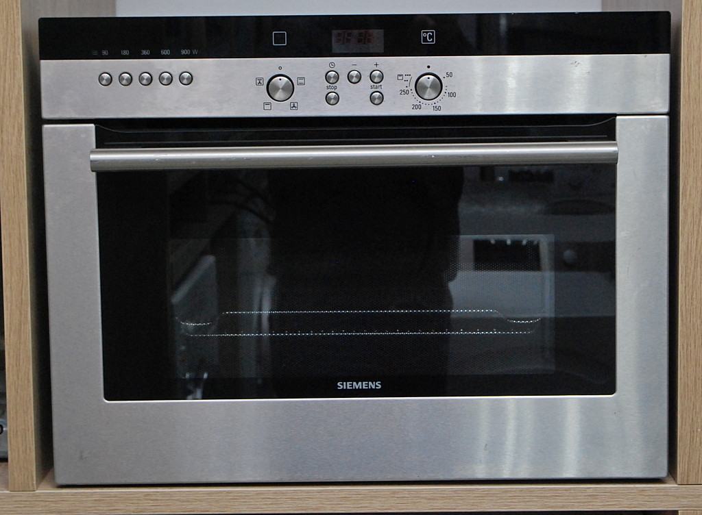 Компактный встраиваемый духовой шкаф с микроволновой печью  Siemens HB84K550N  Германия гарантия 6 месяцев