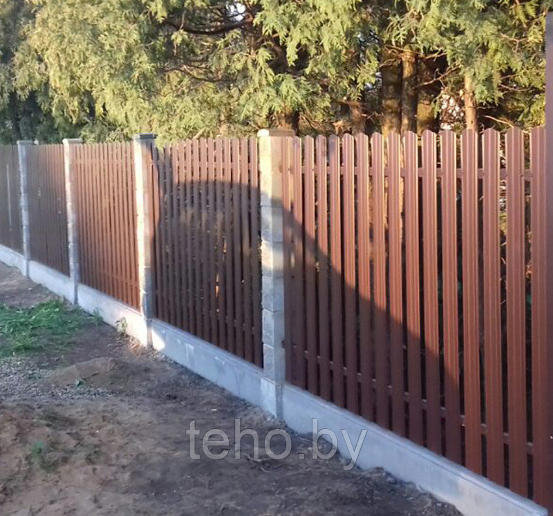 Забор из металлического штакетника на фундаменте, в Беларуси - фото 1 - id-p85705563