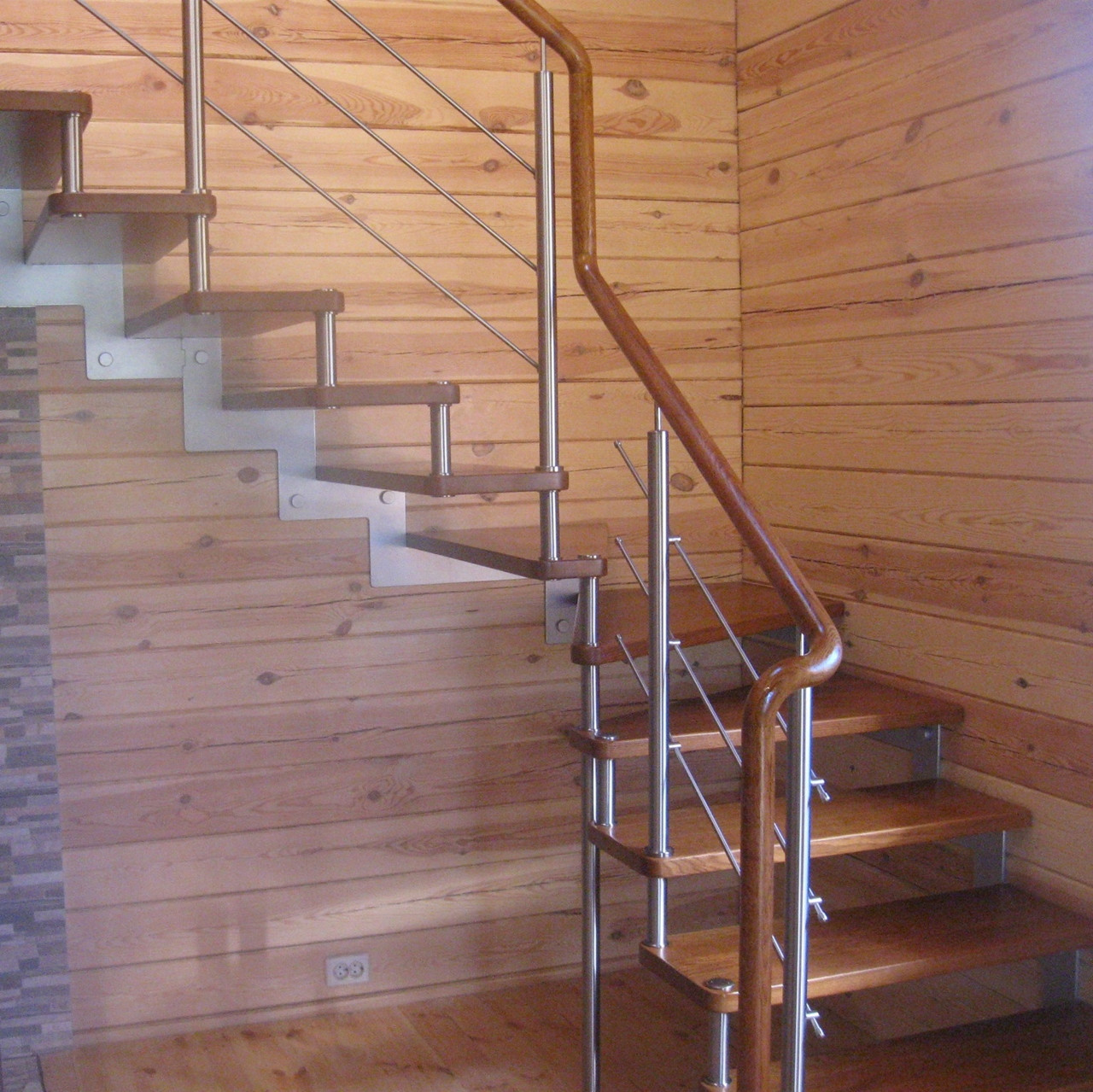 Лестницы для деревянного дома - фото 7 - id-p117460878