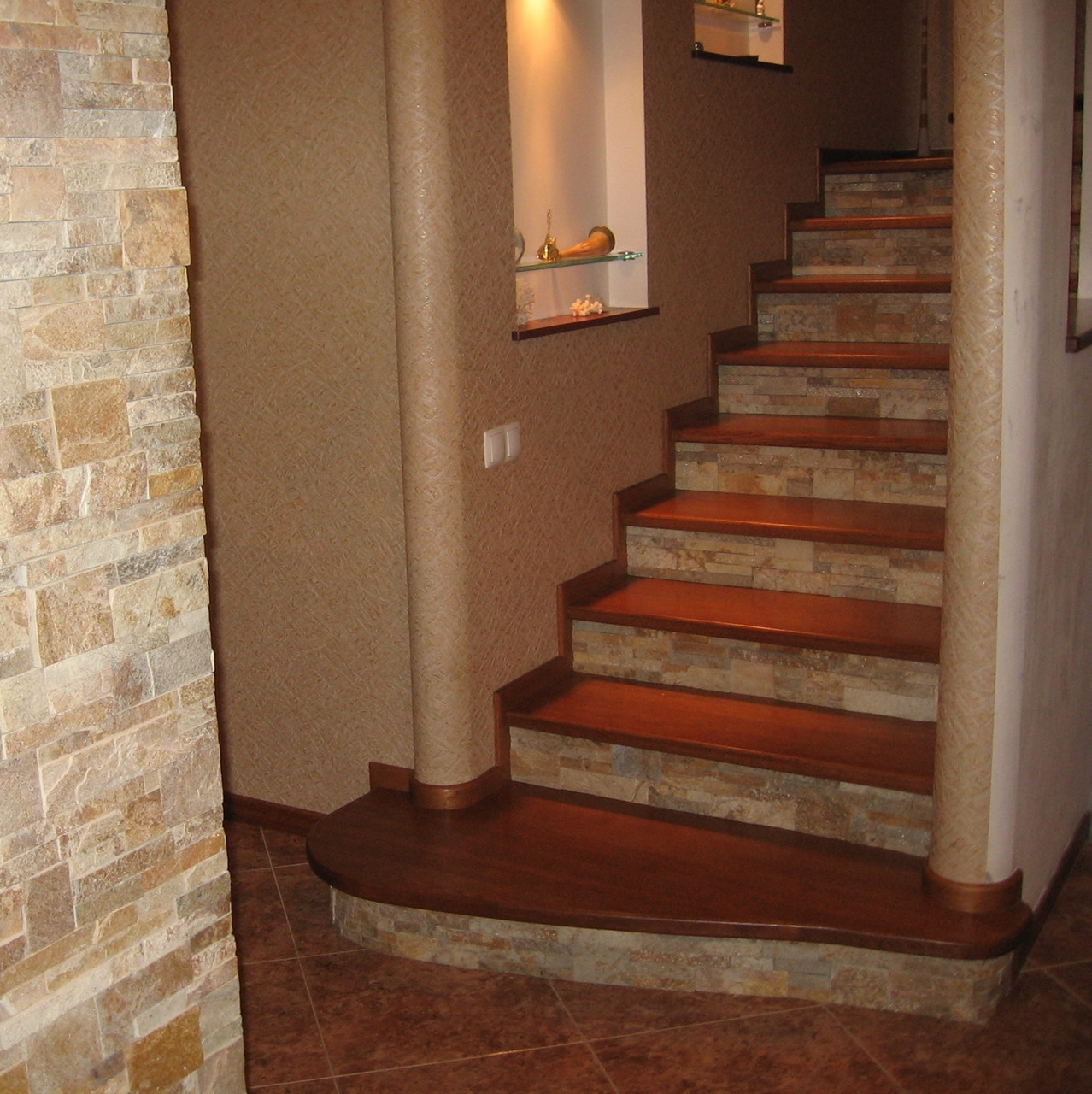 Деревянная лестница из дуба - фото 9 - id-p117460926