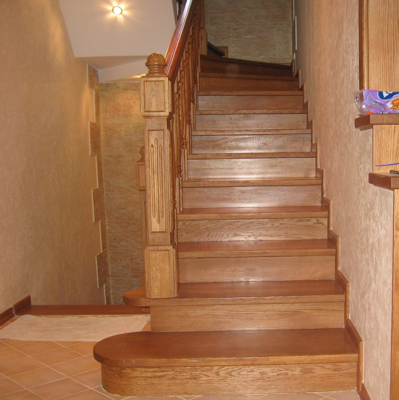 Изготовление лестниц из массива ясеня по индивидуальному проекту - фото 2 - id-p117461158