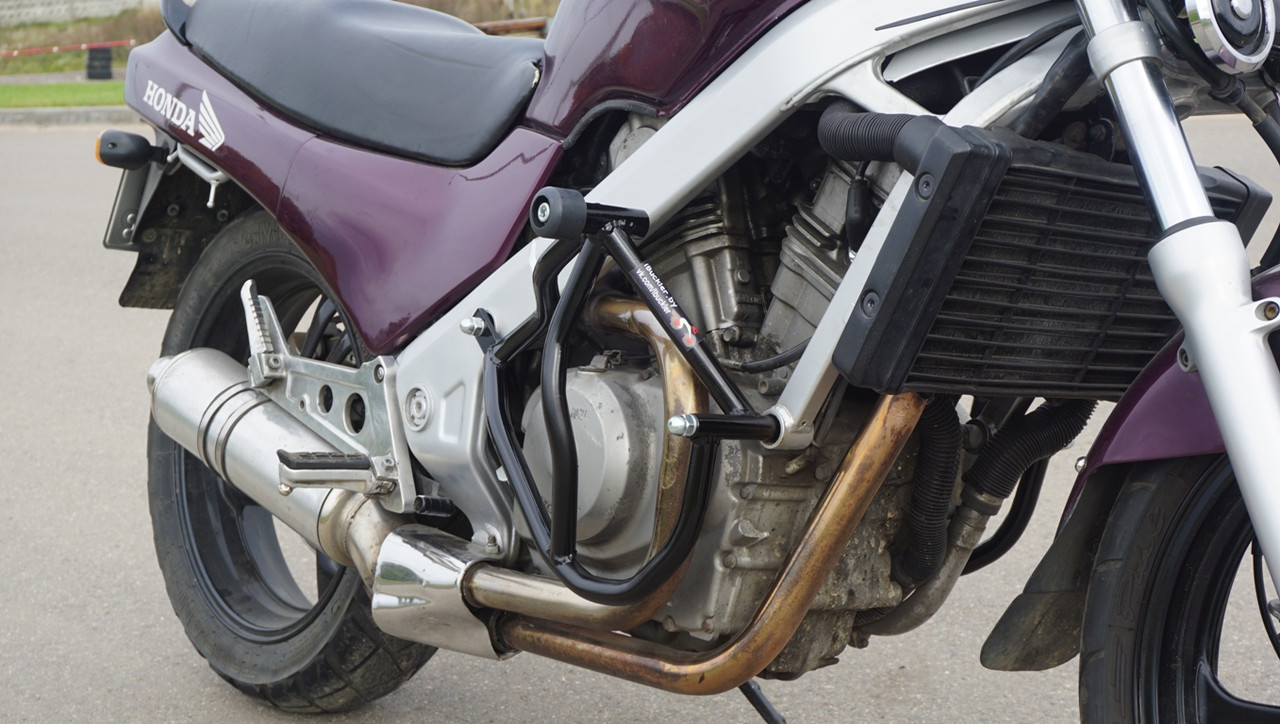 Honda NTV 650 Центральная подножка