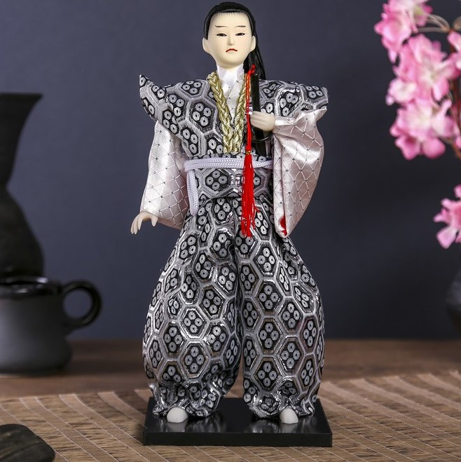 Кукла коллекционная "Самурай в сером кимоно с мечом" 30х12,5х12,5 см - фото 3 - id-p117917622