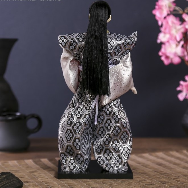 Кукла коллекционная "Самурай в сером кимоно с мечом" 30х12,5х12,5 см - фото 5 - id-p117917622