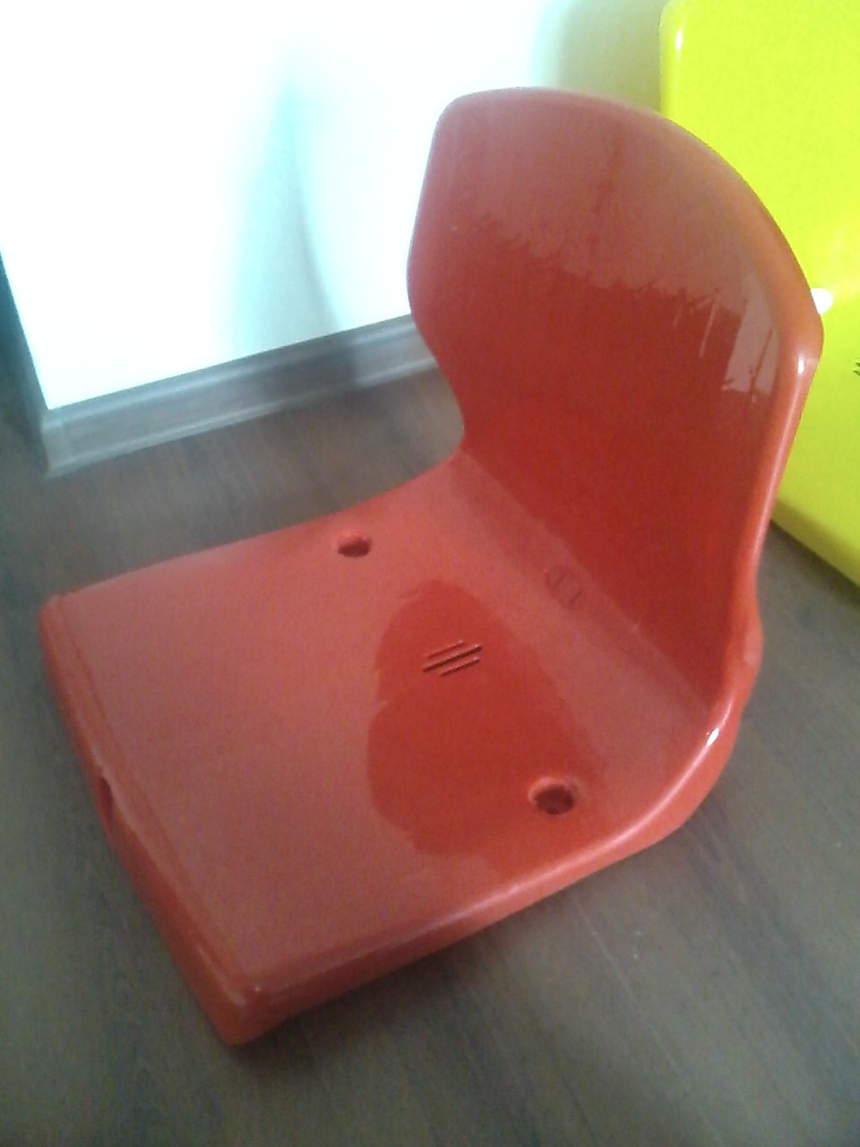 Сидение пластиковое универсальное Форвард 01