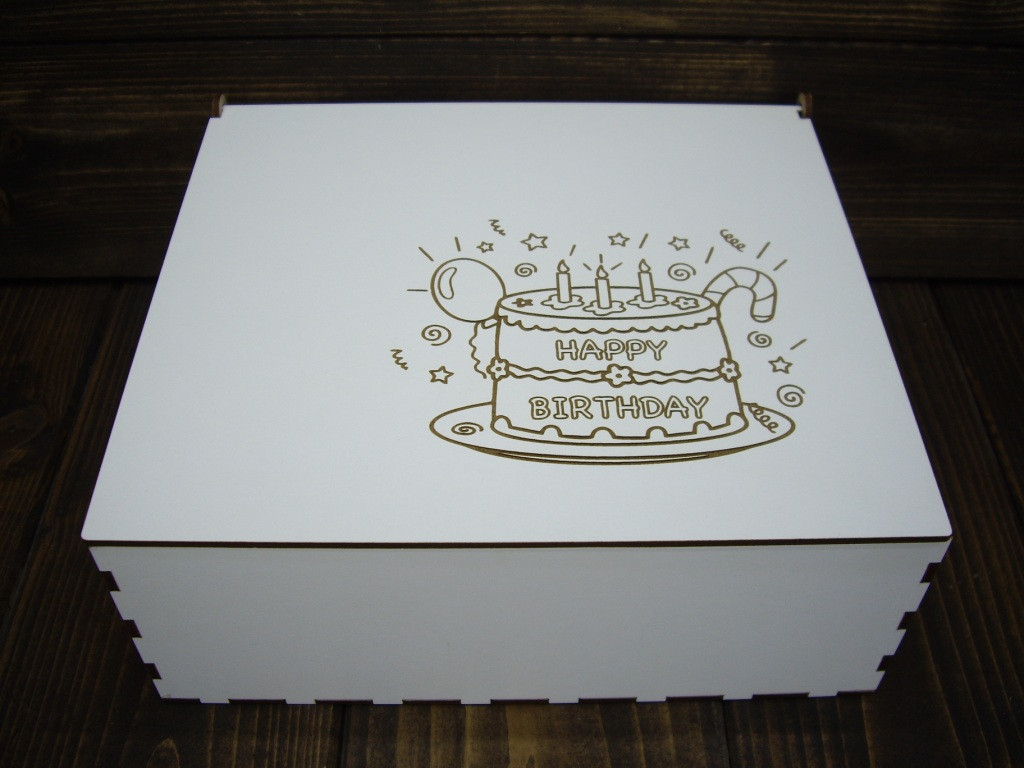 Шкатулка 220*200*90 мм, цвет: белый, с гравировкой "Happy birthday" с тортом - фото 2 - id-p118021754