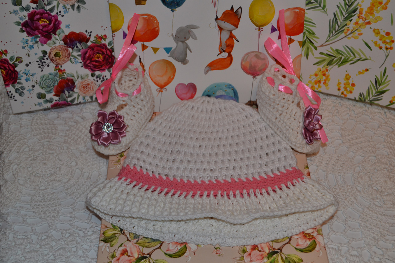 Комплект: шапочка и пинетки для малышки в подарочной коробке - фото 7 - id-p118432259