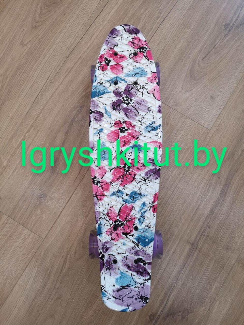 Скейтборд PENNY BOARD Пенниборд принт 22'' Свет принт с одной стороны  "ФИОЛЕТОВЫЙ В ЦВЕТЫ"