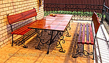 Кованая мебель: кованые скамейки и столик  №8