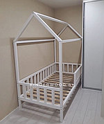 Кровать домик из массива с ящиками  "Лотос-7" цвет белый