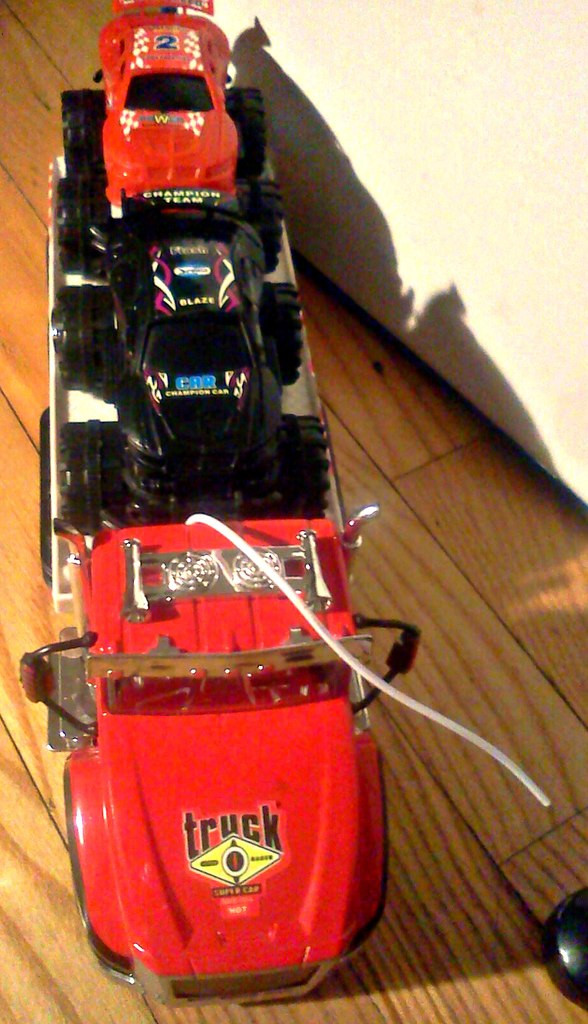 Машина тягач на радиоуправлении на аккумуляторах - фото 3 - id-p7334284