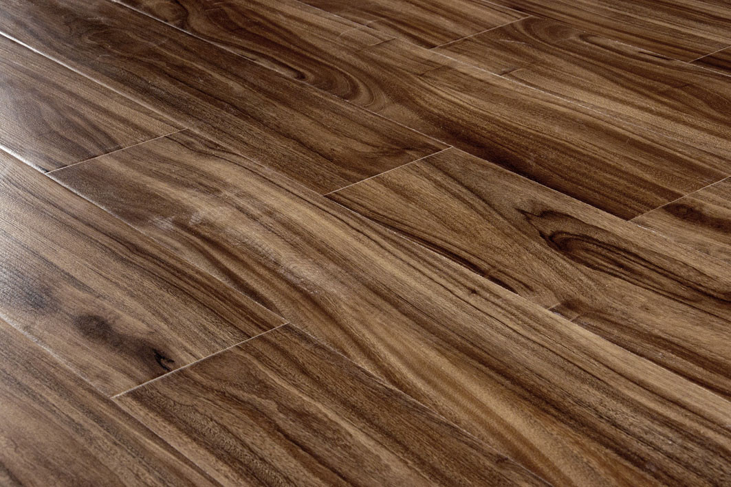 Ламинат Ecoflooring Орех Американский классический 242 коллекция Country 33класс