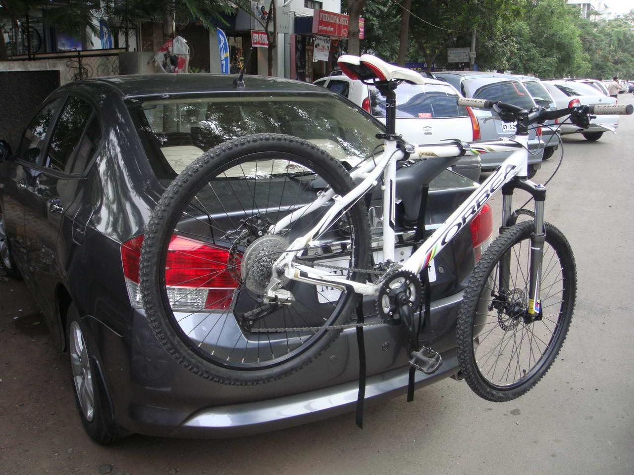 Велобагажник для авто на заднюю дверь Saris SOLO, для 1-го велосипеда - фото 2 - id-p119065784
