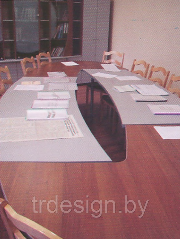 М5.5 – Стол для заседаний  (18 мест)