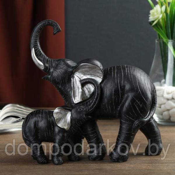 Сувенир полистоун "Слон африканский чёрный со слонёнком" серебряные ушки 17,5х17,5х8 см