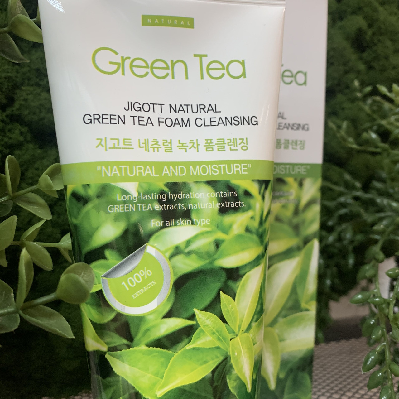 Пенка для умывания Jigott Natural Green Tea Foam Cleansing, 180 мл - фото 2 - id-p118567367