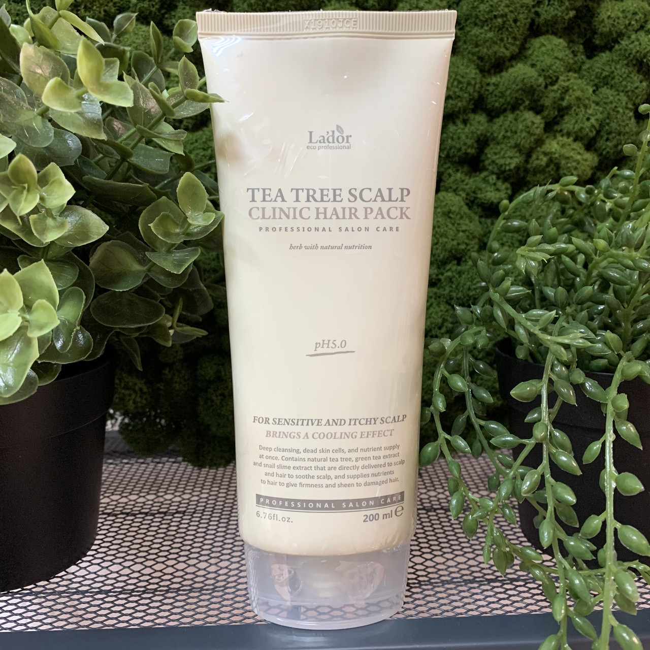 Маска для очищения кожи головы La’dor Tea Tree Scalp Clinic Hair Pack, 200 мл.