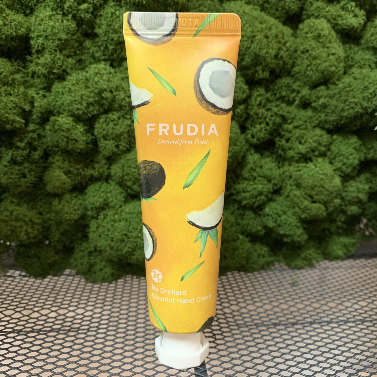 Крем для рук с экстрактом кокоса Frudia My Orchard Coconut Hand Cream, 30 мл - фото 1 - id-p120533592