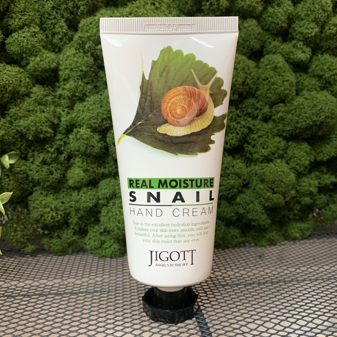 Крем для рук с муцином улитки Jigott Real Moisture Snail Hand Cream, 100 мл - фото 1 - id-p120533858