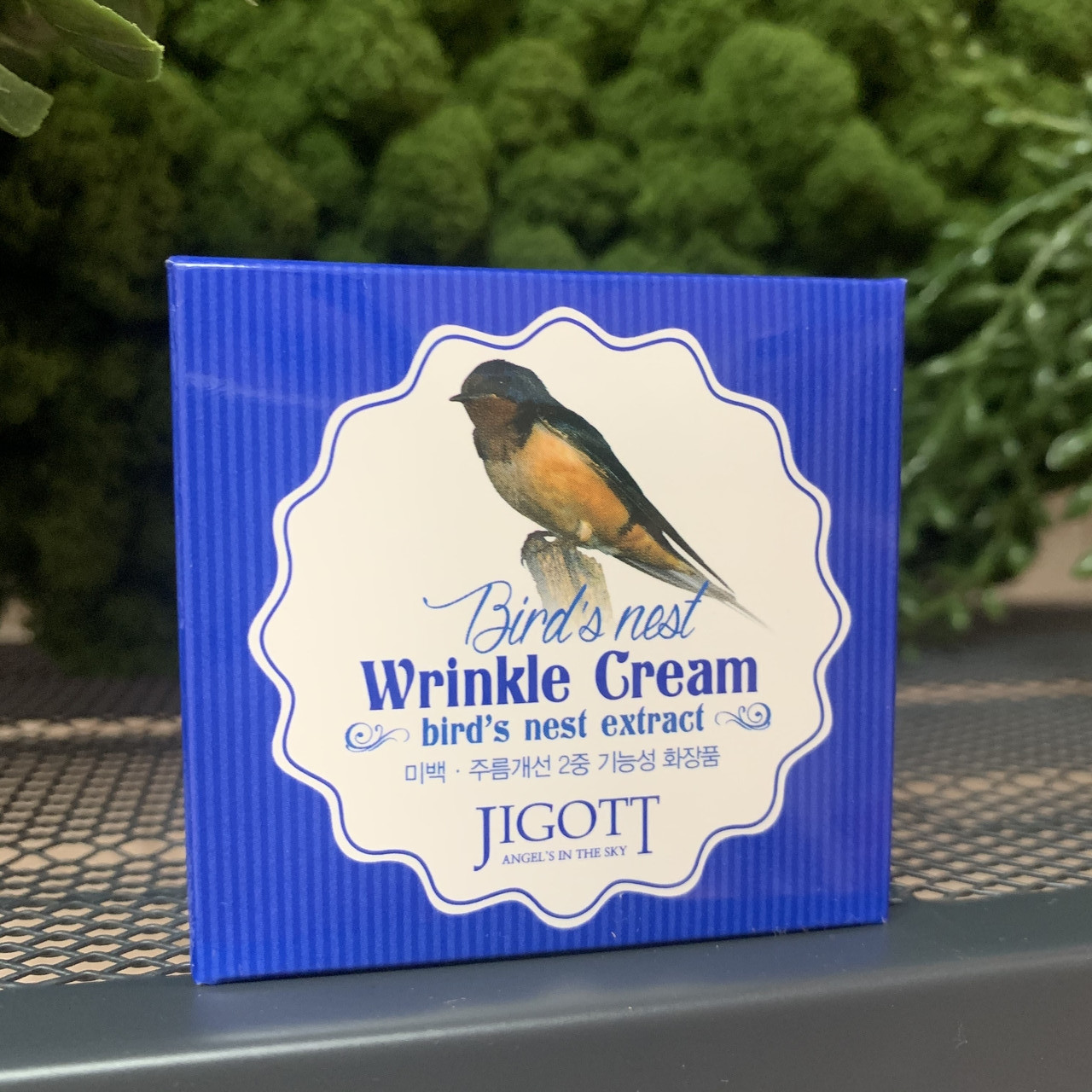 Крем для лица с экстрактом ласточкиного гнезда Jigott Bird S Nest Wrinkle Cream, 70 мл - фото 2 - id-p116880438