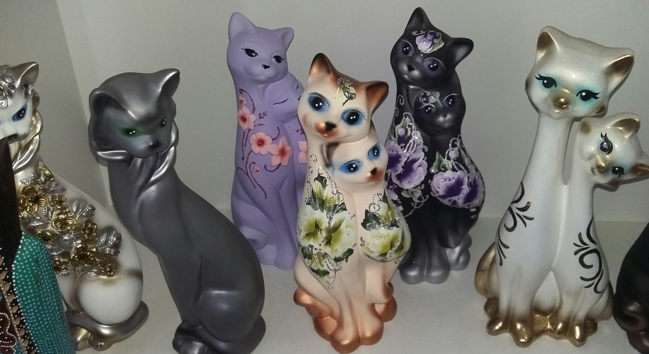 Кошка из керамики
