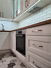 Кухня белая МДФ с витринами и подсветкой., фото 3