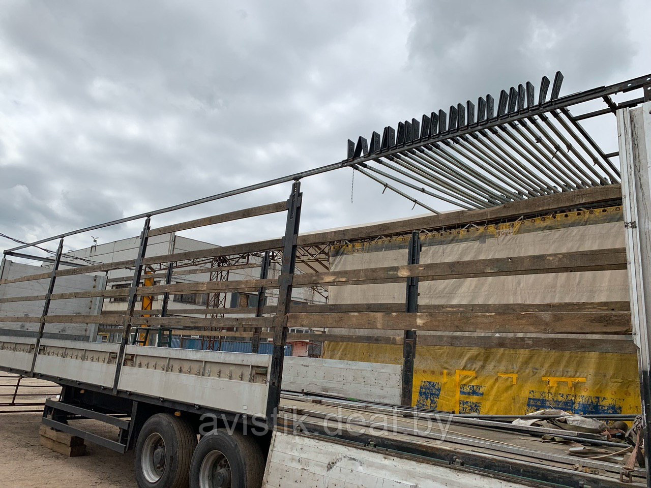 Полуприцеп с подъемной крышей. Механизм крыши полуприцепа шмитц 700мм. Крыша полуприцепа шмитц. Крыша полуприцепа шмитц. Крыша полуприцепа шмитц.