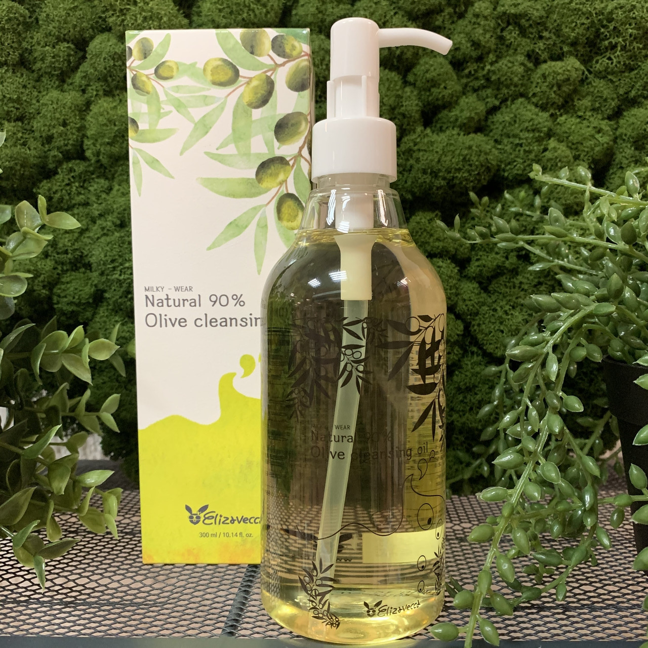 Гидрофильное масло с маслом оливы Elizavecca Natural 90% Olive Cleansing Oil, 300 мл - фото 1 - id-p121505566