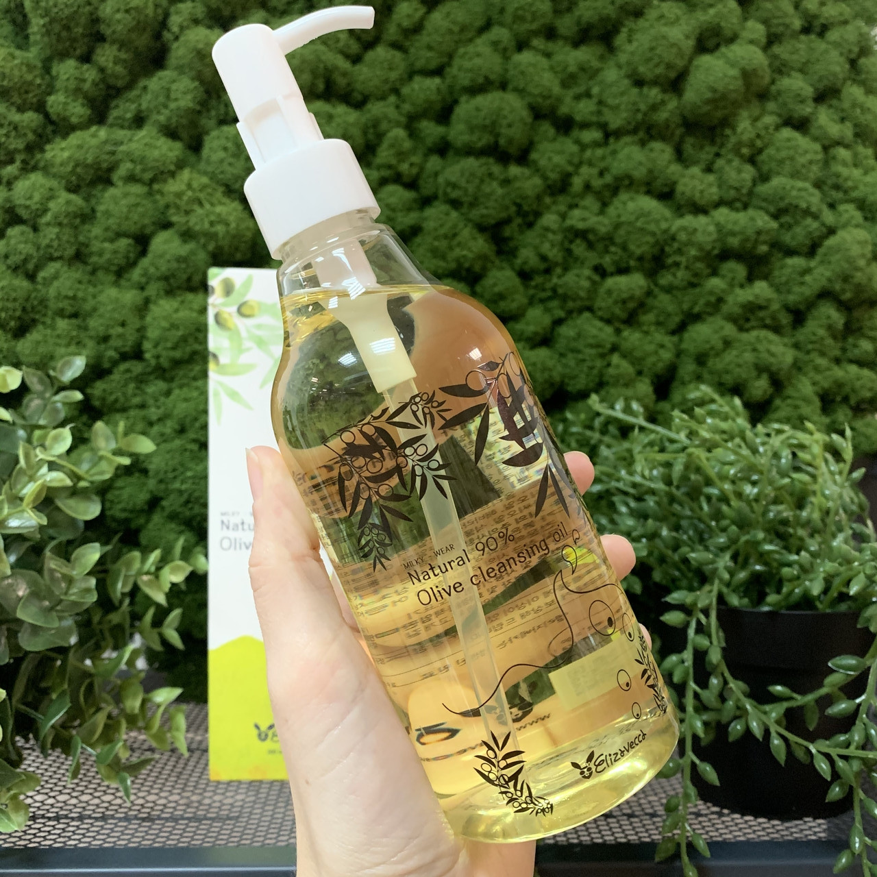 Гидрофильное масло с маслом оливы Elizavecca Natural 90% Olive Cleansing Oil, 300 мл - фото 2 - id-p121505566